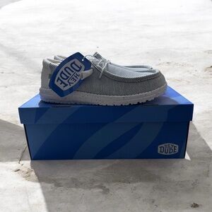 Hey Dude Mens Wally Knit Slip-On Shoes in Light Gray